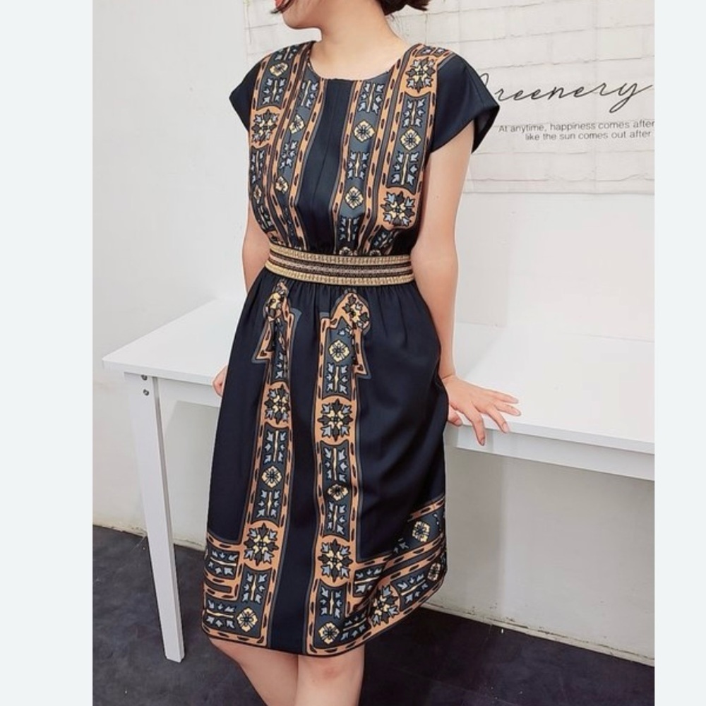 Anna Sui Oriental Pattern Black Dress 8 Cinched Waist Knee Length Fun Party Date